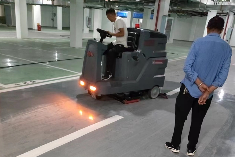 九游会（科涤）驾驶式洗地机KD110在地下停车场的应用 工作效率9850㎡/h